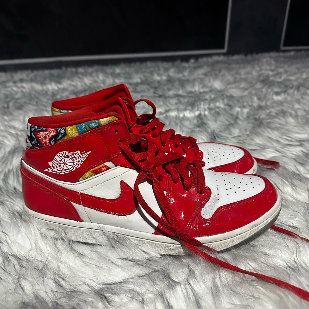 Jordan 1 Mid SE Barcelona Sweater